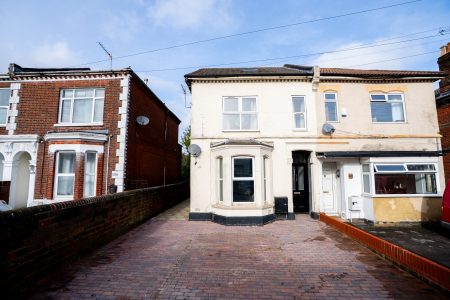 Avenue Road, SO14 6BD