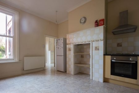 Shaftesbury Avenue, SO17 1SE